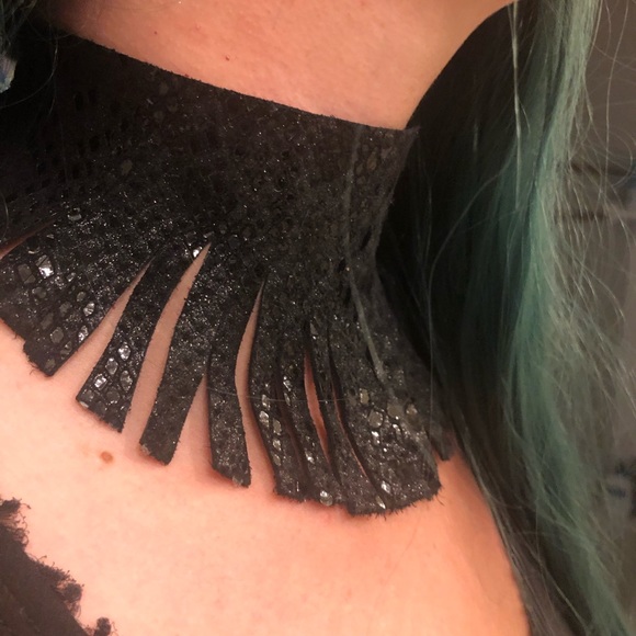 Dark mermaid leather fringe choker - Picture 9 of 10